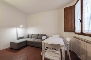 Classic Condo | Living area - Old City Nest by MMega (Florence)