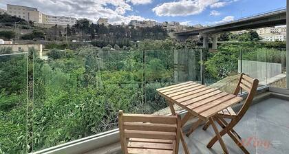 Valley View Pool Apartment in St Julians