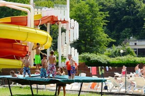 Children’s area - ZEcamping 4* parc aquatique locatif TV LV BBQ 8 pers (Argentat)