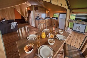 Dining - ZEcamping 3* piscine chauffée chiens acceptés club enfant locatif BBQ (Hauterives)