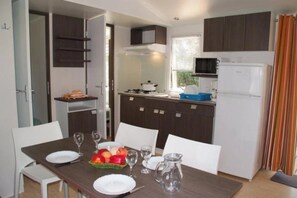 Dining - Camping 3 étoiles - Piscine  - ccbc0g0 (Hauterives)