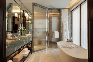 Superior Room, 1 King Bed | Bathroom | Free toiletries, hair dryer, slippers, heated floors - Corinthia Rome (Rome)