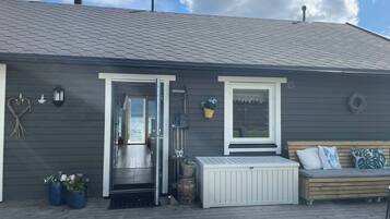 Cabin, 3 Bedrooms | Terrace/patio