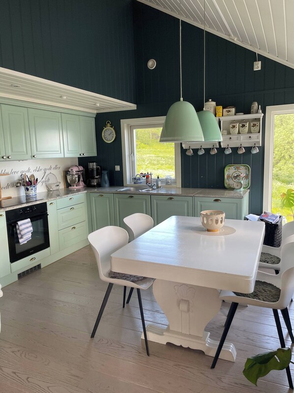 Cabin, 3 Bedrooms | Dining room - Cottage for Rent by the sea (Narvik)