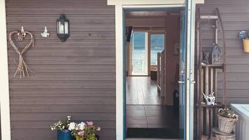 Cabin, 3 Bedrooms | Exterior detail