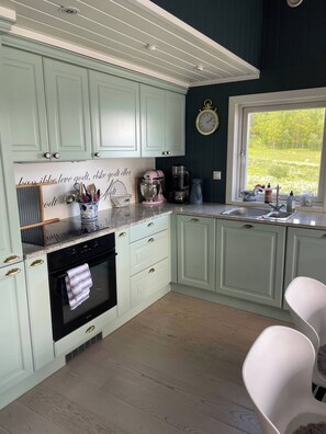 Cabin, 3 Bedrooms | Interior - Cottage for Rent by the sea (Narvik)