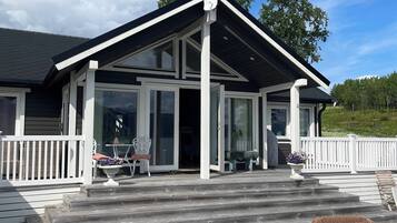 Cabin, 3 Bedrooms | Terrace/patio