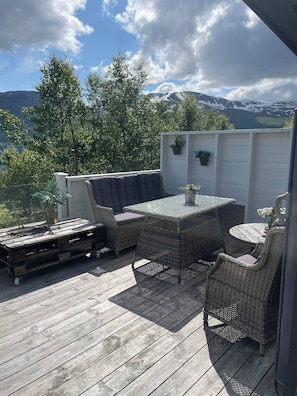 Cabin, 3 Bedrooms | Outdoor dining