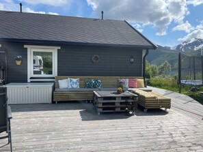 Cabin, 3 Bedrooms | Terrace/patio