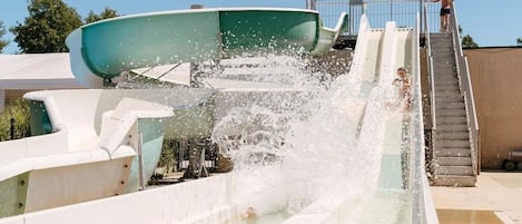 Piscina coperta, una piscina riscaldata