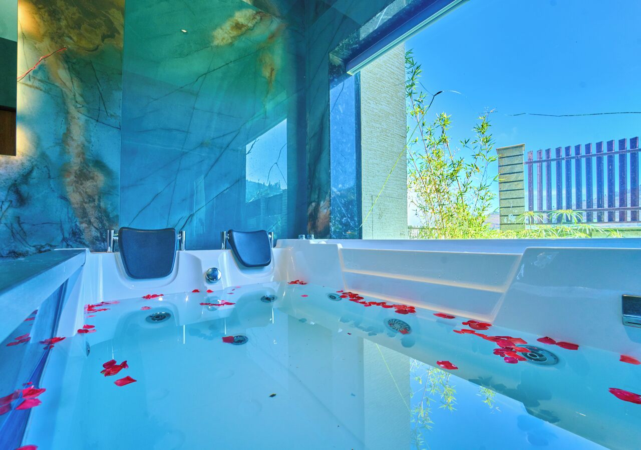 Desk, laptop workspace, free WiFi