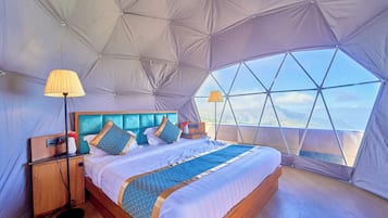 Design-Zimmer, Balkon, Bergblick