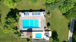 A heated pool - ZEcamping piscine chauffée locatif LV BBQ 90m2 6 pers (Vendoire)