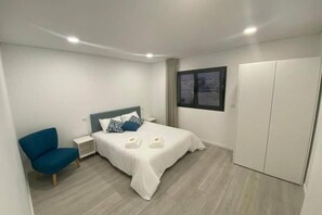 Family Apartment | Iron/ironing board, free WiFi - In Barcelos View Lodge (Barcelos)