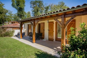 Terrace/patio - ZEcamping 5 étoiles chiens acceptés tennis et piscine (Gourdon)