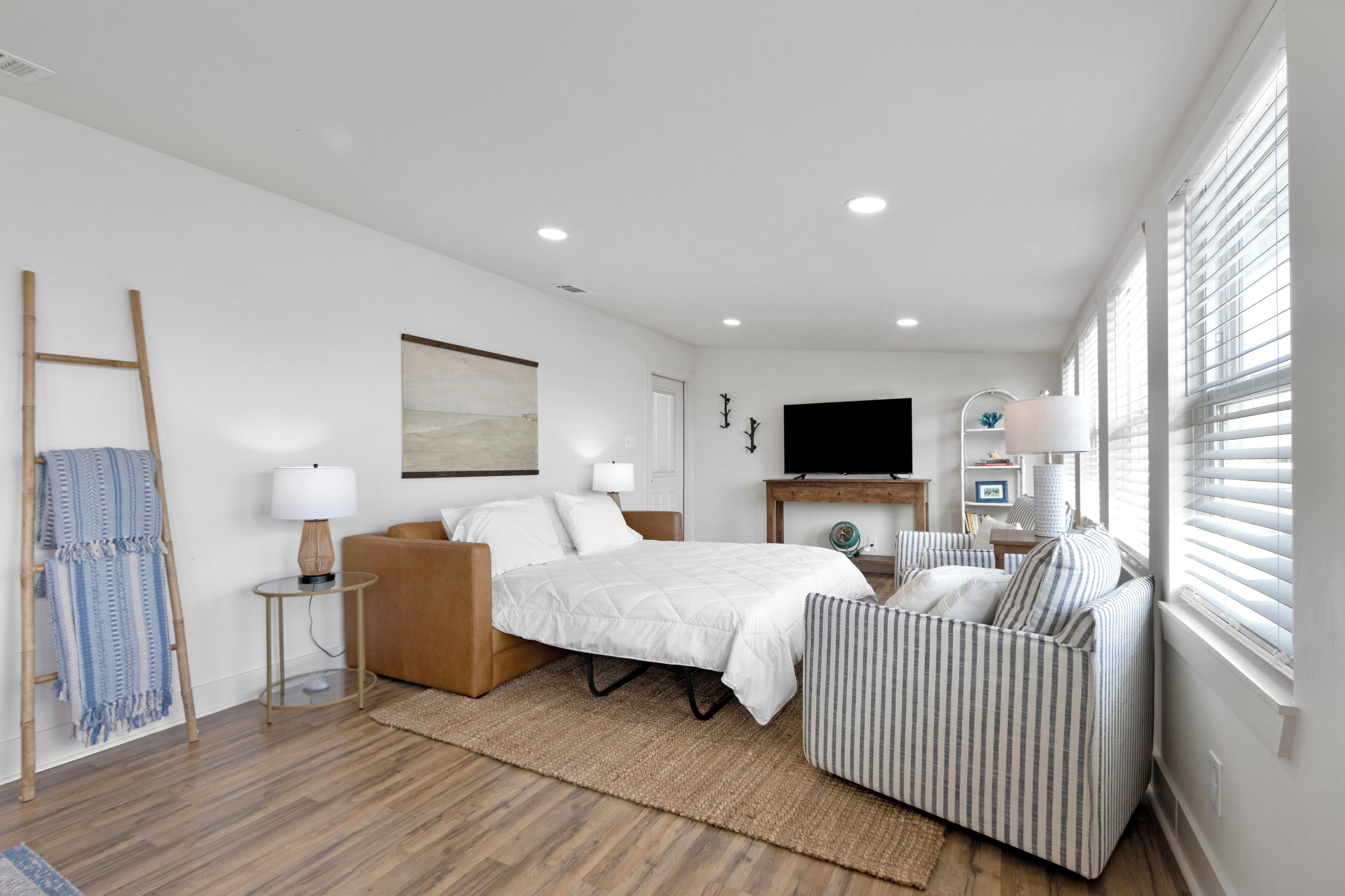 Bügeleisen/Bügelbrett, Reisekinderbett, WLAN, Bettwäsche