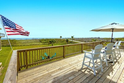 Beachfront Grand Isle Retreat | Sleeps 10 by Shaw South
