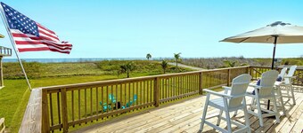 Beachfront Grand Isle Retreat | Sleeps 10 by Shaw South