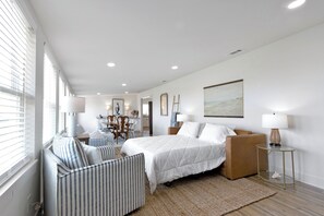 Bügeleisen/Bügelbrett, Reisekinderbett, WLAN, Bettwäsche