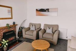 Smart-TV, DVD-Player, Bücher