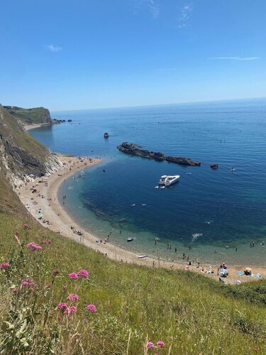 Fabulous 3-bedroom apartment in charming Weymouth with amazing sea views