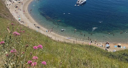 Fabulous 3-bedroom apartment in charming Weymouth with amazing sea views