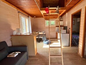 TV, mesa de pingue-pongue