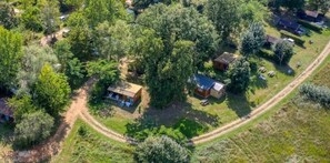 Exterior - ZEcamping 3 étoiles animé piscine chauffée roulotte 24m2 4 pers (Le Bugue)