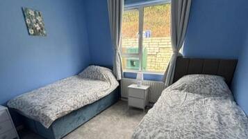 3 bedrooms, iron/ironing board, free WiFi, bed sheets