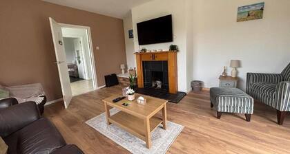 Christinas Cottage - Family- Garden-wifi-sleeps 6