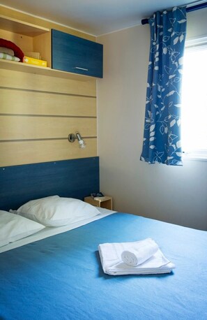 4 bedrooms, WiFi - ZEcamping 3* piscine chauffée animaux acceptés animations locatif TV (Le Bugue)