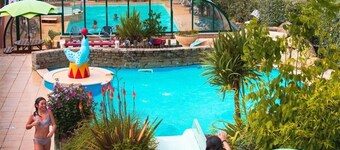 ZEcamping 4 étoiles familial 200m plage piscine couverte tente TV LV