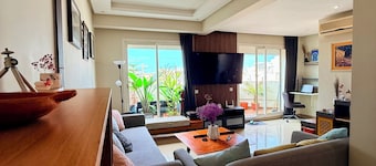 Chic central Studio with private skyline view terrace