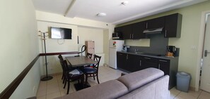 Interior - ZEcamping animaux acceptés locatif TV LV 6 pers (Saint-Malo)