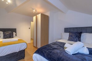 Iron/ironing board, free WiFi, bed sheets - Newly Refurbished Headingley Home + Free Parking - Pass the Keys (Leeds)