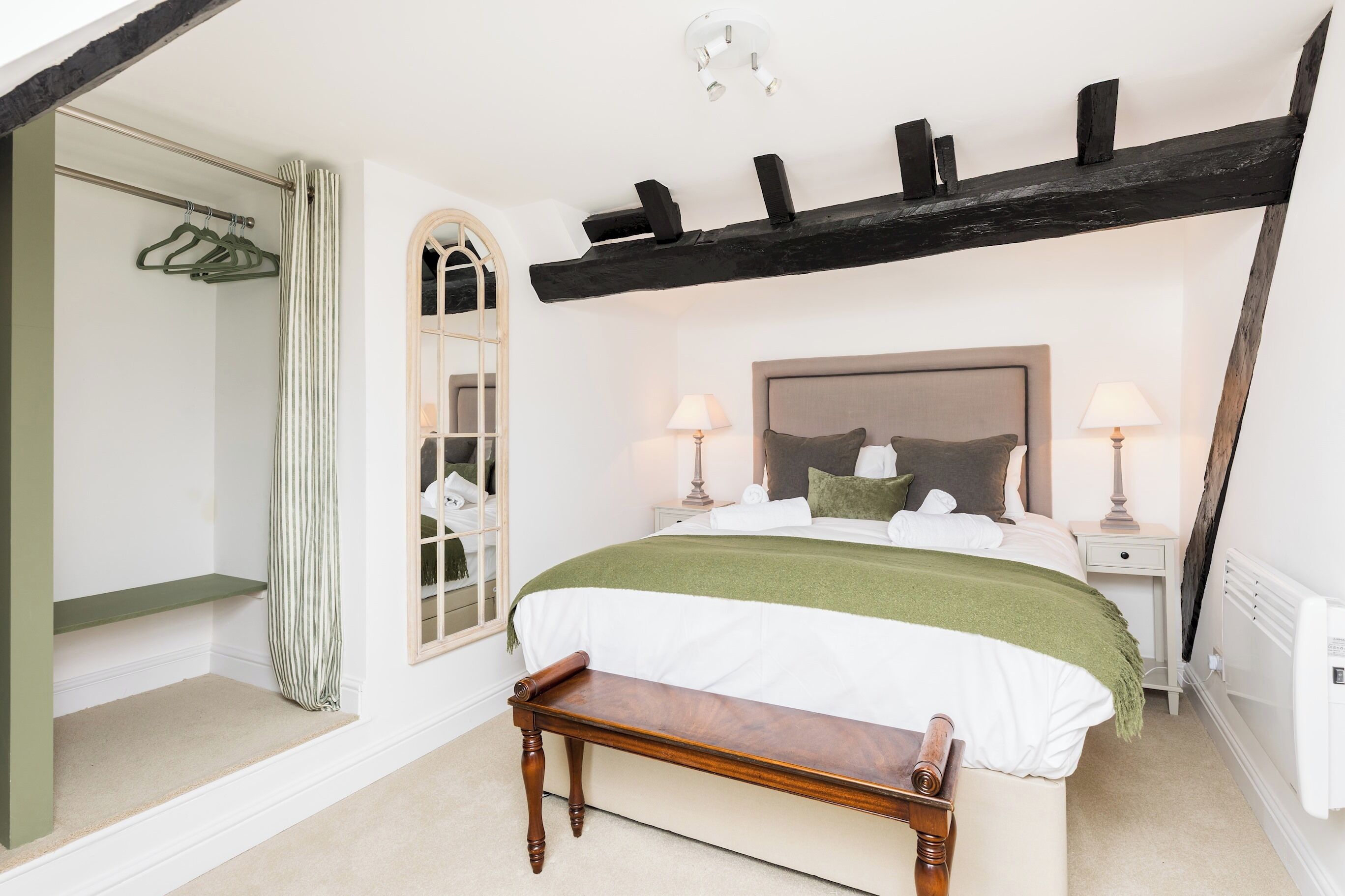 2 bedrooms, iron/ironing board, free WiFi, bed sheets