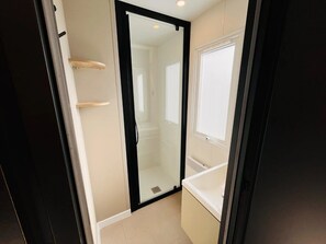 Bathroom - ZEcamping 3* piscine chauffée pet friendly club enfant locatif TV clim (Sully-sur-Loire)