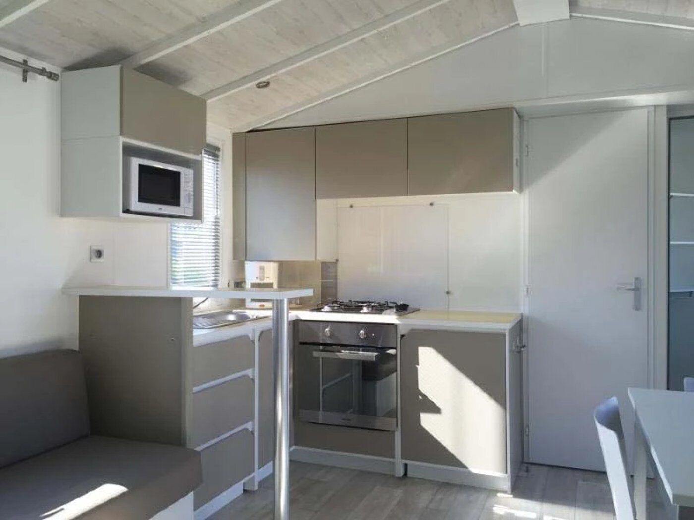 Fridge, microwave, stovetop