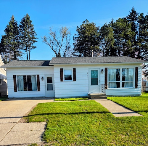 Cozy 2-bedroom house in  Pinconning