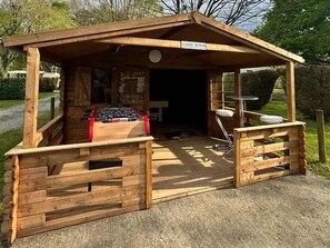 Property grounds - ZEcamping 3* piscine chauffée animaux acceptés locatif BBQ 6 pers (Saucède)