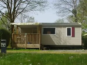 Exterior - ZEcamping 3* piscine chauffée animaux acceptés locatif BBQ 6 pers (Saucède)