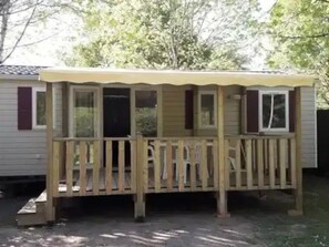 Exterior - ZEcamping 3* piscine chauffée toboggans pet friendly locatif TV 8 pers (Saucède)