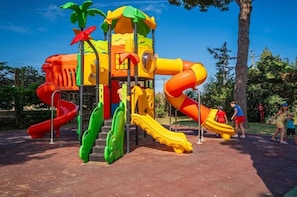 Children’s area - ZEcamping familial espace aquatique locatif TV 30m2 6 pers (Portiragnes)