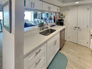 Fridge, microwave, oven, stovetop - Allegro North #406 | Bayfront Condo w/Great Views & Private Balcony (Rockport)