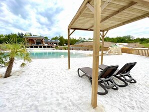 Terrace/patio - ZEcamping 4 étoiles animé parc aquatique locatif 30m2 6 pers (Aubigny-Les Clouzeaux)