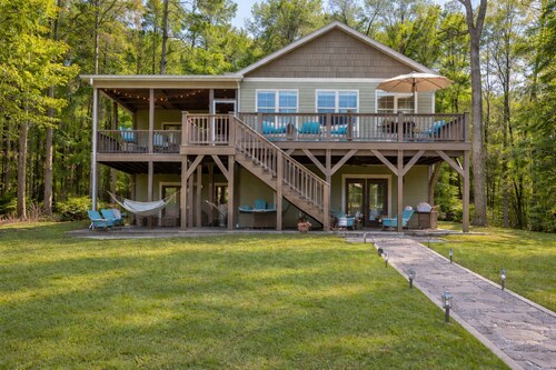 4BR/4.5BA, Screened Porch, Deck, Game Room & More!
