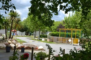 Children’s area - ZEcamping 3* aire de jeux multi-activités (Toulouse)