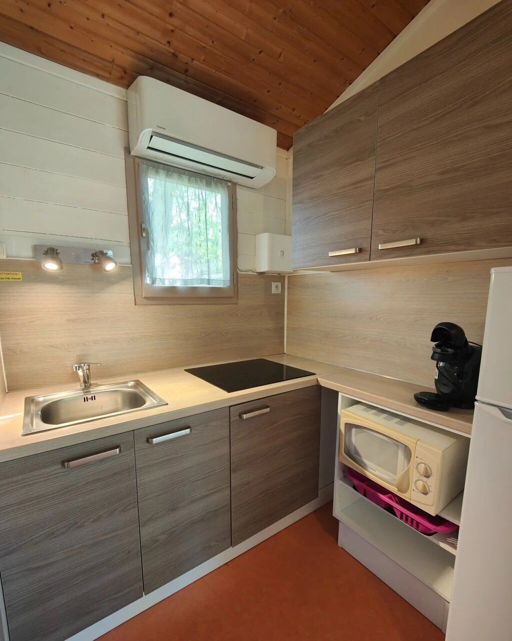 Fridge, microwave, stovetop, toaster