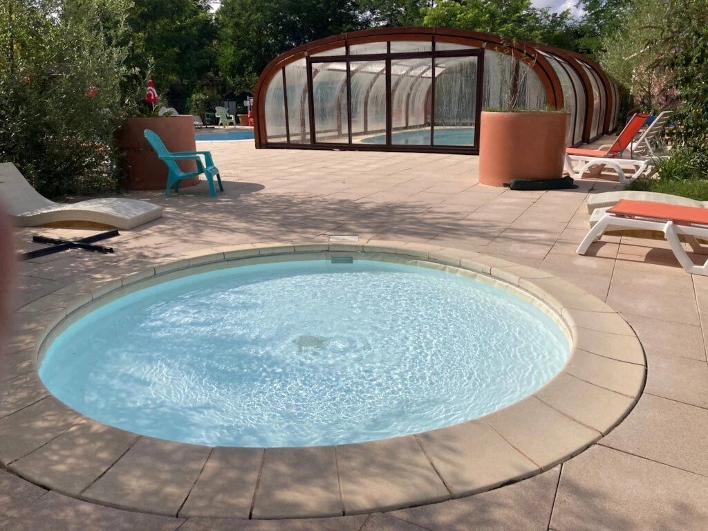 Piscine couverte, piscine chauffée