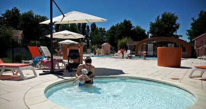 ZEcamping 3* piscine couverte pet friendly chalet TV BBQ clim 29m2
